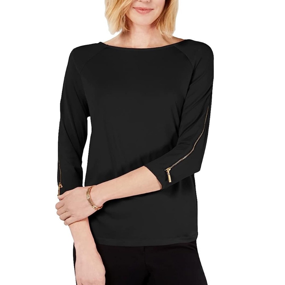 JM Collection Zipper Top!